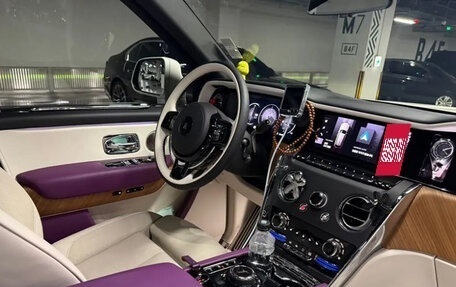 Rolls-Royce Cullinan, 2025 год, 62 700 000 рублей, 10 фотография