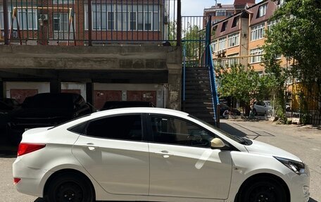 Hyundai Solaris II рестайлинг, 2016 год, 700 000 рублей, 2 фотография