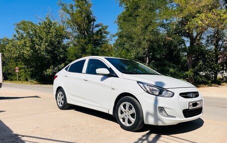 Hyundai Solaris II рестайлинг, 2011 год, 710 000 рублей, 1 фотография