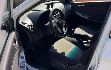 Hyundai Solaris II рестайлинг, 2011 год, 710 000 рублей, 8 фотография