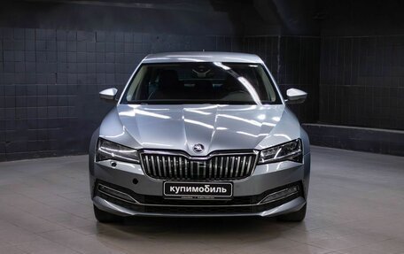 Skoda Superb III рестайлинг, 2021 год, 1 998 000 рублей, 2 фотография