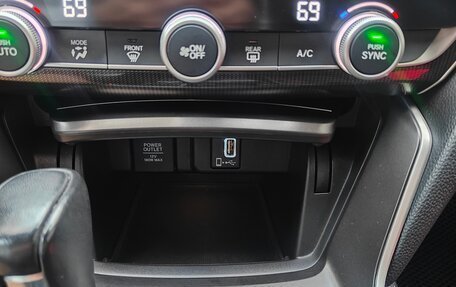 Honda Accord IX рестайлинг, 2017 год, 2 250 000 рублей, 16 фотография