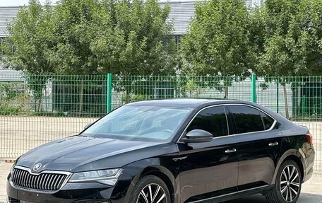 Skoda Superb III рестайлинг, 2023 год, 2 058 000 рублей, 4 фотография