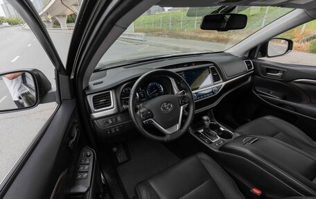 Toyota Highlander III, 2014 год, 2 800 000 рублей, 10 фотография