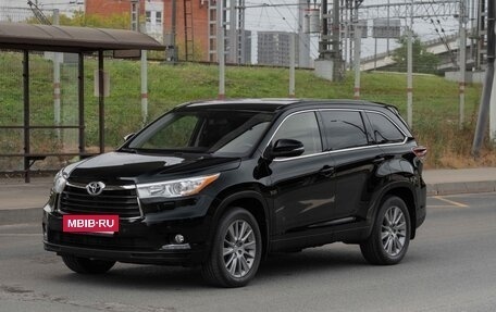 Toyota Highlander III, 2014 год, 2 800 000 рублей, 3 фотография