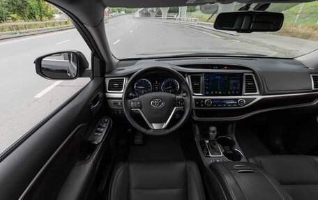 Toyota Highlander III, 2014 год, 2 800 000 рублей, 12 фотография
