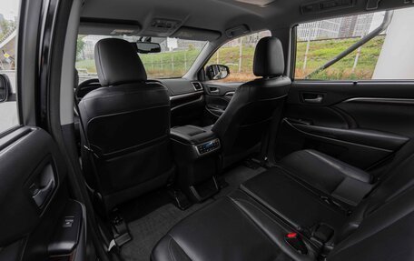 Toyota Highlander III, 2014 год, 2 800 000 рублей, 23 фотография