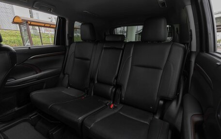 Toyota Highlander III, 2014 год, 2 800 000 рублей, 25 фотография