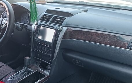 Toyota Camry, 2017 год, 2 200 000 рублей, 6 фотография