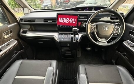 Honda Stepwgn IV, 2021 год, 1 930 000 рублей, 9 фотография