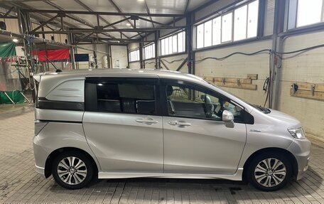 Honda Freed I, 2012 год, 750 000 рублей, 3 фотография