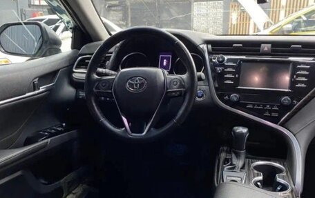 Toyota Camry, 2020 год, 3 050 000 рублей, 2 фотография