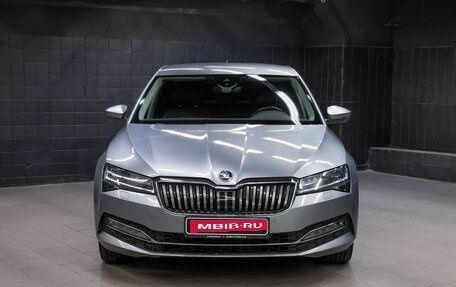 Skoda Superb III рестайлинг, 2021 год, 1 998 000 рублей, 2 фотография