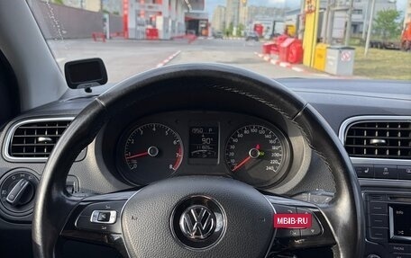 Volkswagen Polo VI (EU Market), 2018 год, 1 100 000 рублей, 18 фотография