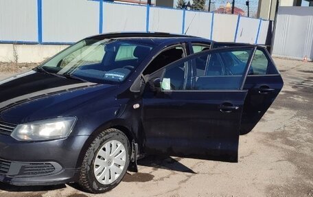 Volkswagen Polo VI (EU Market), 2012 год, 400 000 рублей, 2 фотография