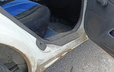 Mazda 323, 2000 год, 150 000 рублей, 14 фотография