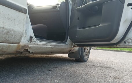 Mazda 323, 2000 год, 150 000 рублей, 12 фотография