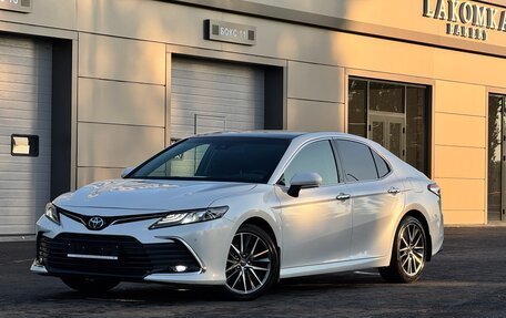 Toyota Camry, 2022 год, 2 750 000 рублей, 2 фотография
