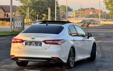 Toyota Camry, 2022 год, 2 750 000 рублей, 4 фотография