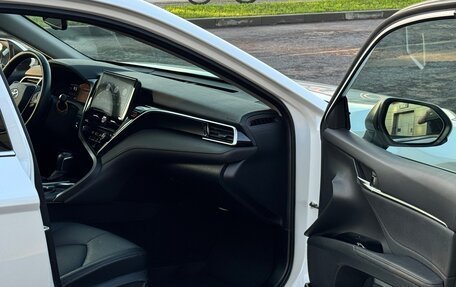 Toyota Camry, 2022 год, 2 750 000 рублей, 11 фотография