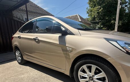 Hyundai Solaris II рестайлинг, 2014 год, 1 000 000 рублей, 3 фотография
