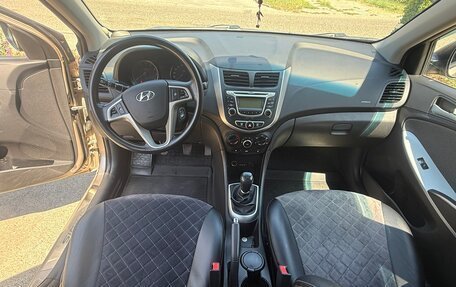 Hyundai Solaris II рестайлинг, 2014 год, 1 000 000 рублей, 8 фотография