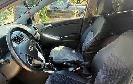 Hyundai Solaris II рестайлинг, 2014 год, 1 000 000 рублей, 9 фотография