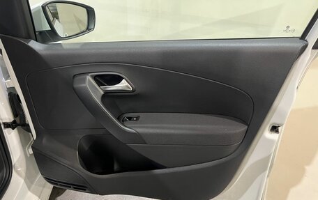 Volkswagen Polo VI (EU Market), 2020 год, 1 200 000 рублей, 24 фотография