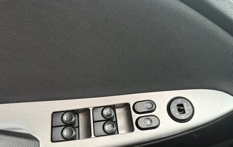 Hyundai Solaris II рестайлинг, 2015 год, 730 000 рублей, 14 фотография