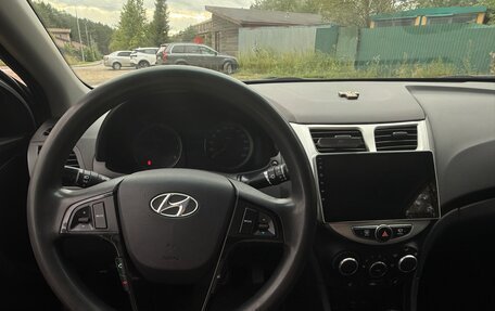 Hyundai Solaris II рестайлинг, 2015 год, 730 000 рублей, 13 фотография