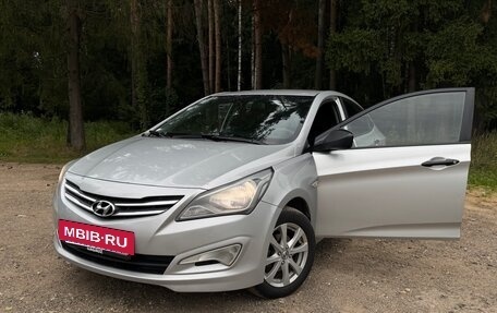 Hyundai Solaris II рестайлинг, 2015 год, 730 000 рублей, 16 фотография