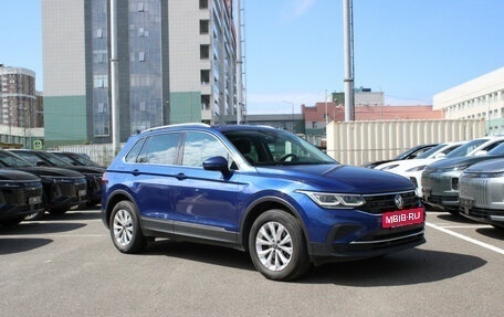 Volkswagen Tiguan II, 2021 год, 2 100 000 рублей, 3 фотография