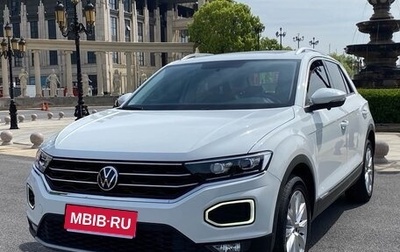 Volkswagen T-Roc I, 2022 год, 1 625 000 рублей, 1 фотография