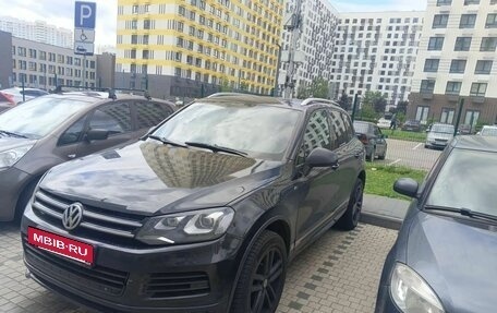 Volkswagen Touareg III, 2011 год, 1 450 000 рублей, 4 фотография