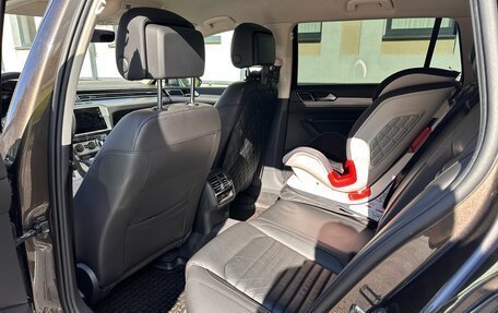Volkswagen Passat B8 рестайлинг, 2017 год, 2 400 000 рублей, 15 фотография
