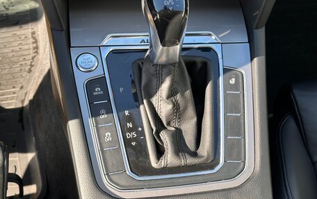 Volkswagen Passat B8 рестайлинг, 2017 год, 2 400 000 рублей, 13 фотография