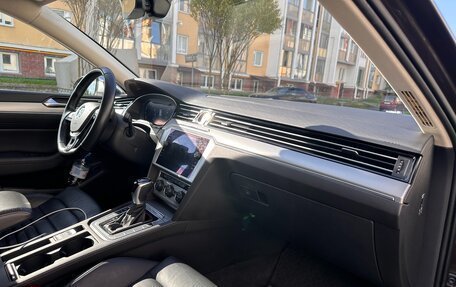 Volkswagen Passat B8 рестайлинг, 2017 год, 2 400 000 рублей, 24 фотография