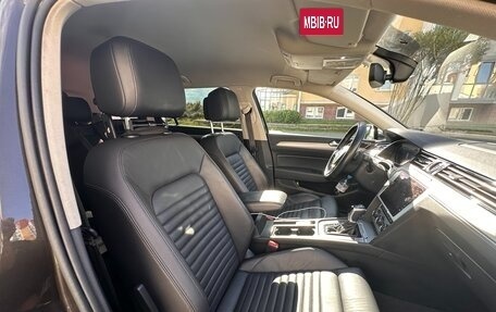 Volkswagen Passat B8 рестайлинг, 2017 год, 2 400 000 рублей, 25 фотография