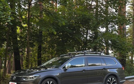 Volkswagen Passat B8 рестайлинг, 2017 год, 2 400 000 рублей, 40 фотография