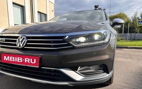 Volkswagen Passat B8 рестайлинг, 2017 год, 2 400 000 рублей, 30 фотография
