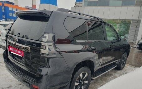 Toyota Land Cruiser Prado 150 рестайлинг 2, 2021 год, 6 300 000 рублей, 3 фотография
