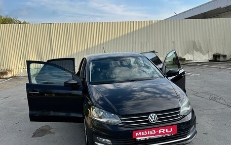 Volkswagen Polo VI (EU Market), 2017 год, 1 350 000 рублей, 2 фотография