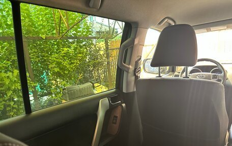 Toyota Land Cruiser Prado 150 рестайлинг 2, 2014 год, 4 500 000 рублей, 11 фотография