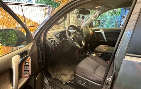 Toyota Land Cruiser Prado 150 рестайлинг 2, 2014 год, 4 500 000 рублей, 21 фотография