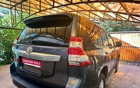 Toyota Land Cruiser Prado 150 рестайлинг 2, 2014 год, 4 500 000 рублей, 24 фотография