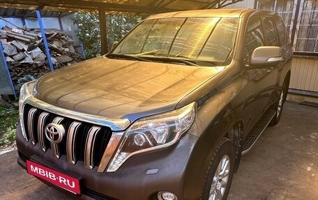 Toyota Land Cruiser Prado 150 рестайлинг 2, 2014 год, 4 500 000 рублей, 29 фотография