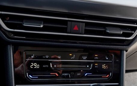 Volkswagen Lavida, 2023 год, 1 650 000 рублей, 6 фотография