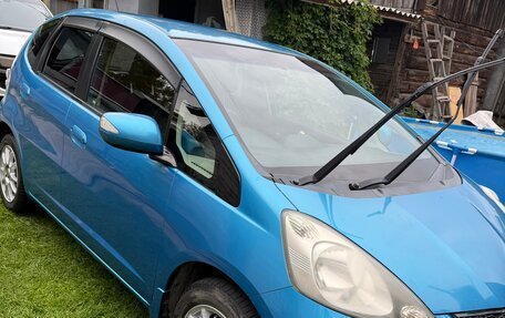 Honda Fit III, 2010 год, 830 000 рублей, 2 фотография