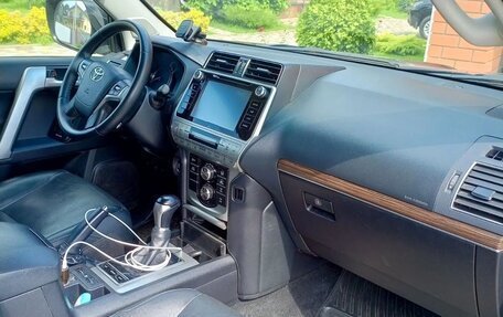 Toyota Land Cruiser Prado 150 рестайлинг 2, 2017 год, 3 650 000 рублей, 3 фотография