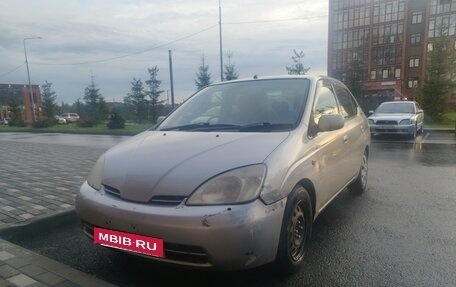 Toyota Prius IV XW50, 2001 год, 250 000 рублей, 3 фотография